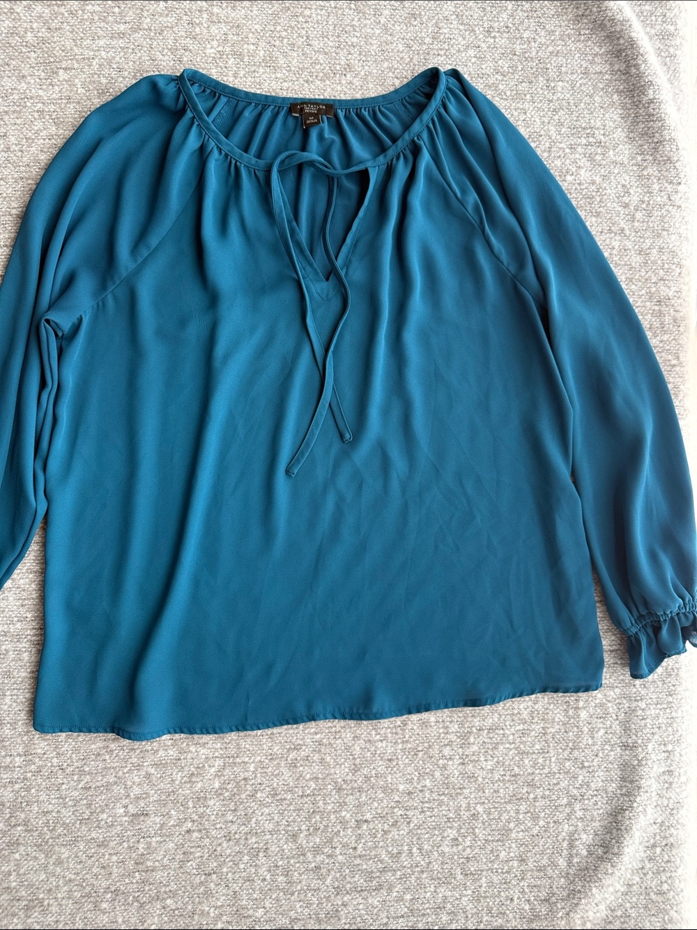 Ann Taylor Petite Worthington Teal Tie-Front Long-Sleeve Blouse Size M